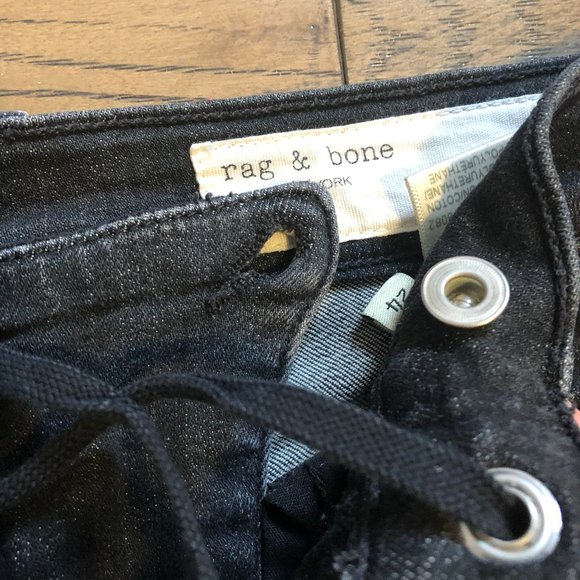 Tight Black High-Waist Criss-Cross Jeans - Picture 5 of 5